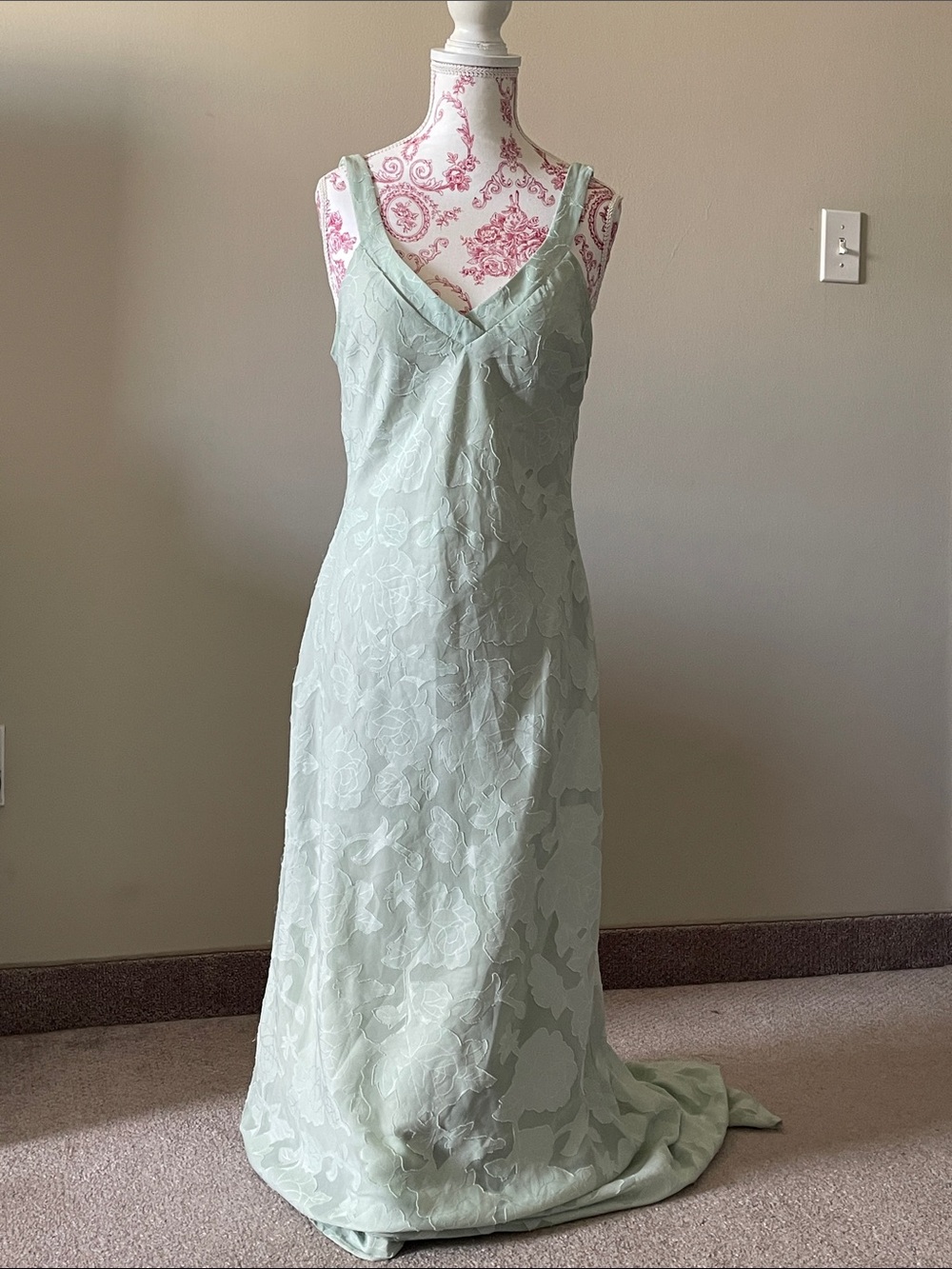Elegant Sage Green V-Neck Formal Maxi Dress